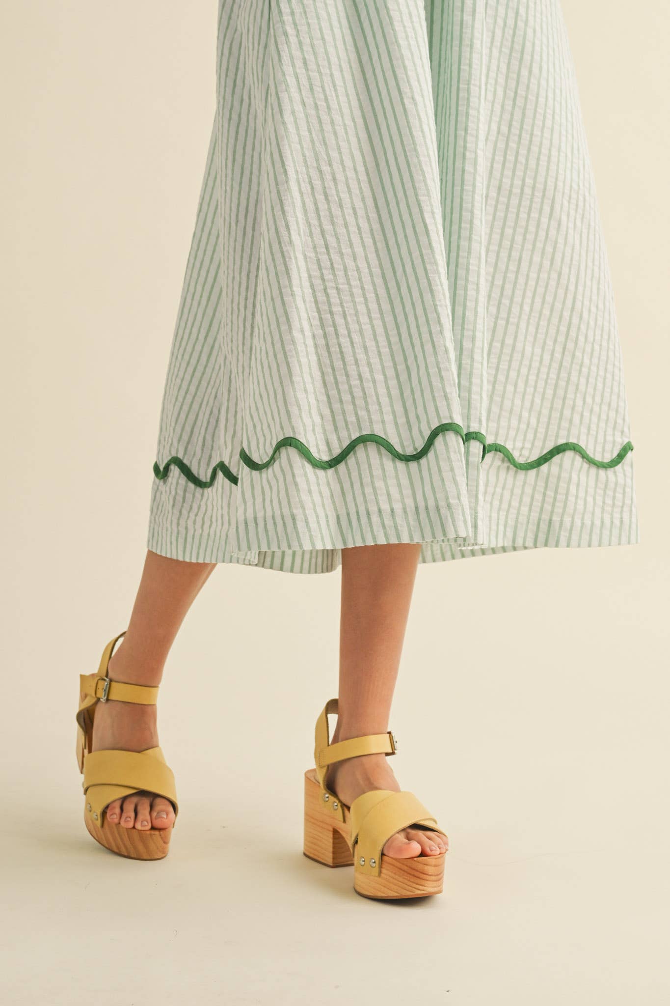 SCALLOPED MIXED PRINT MIDI DRESS