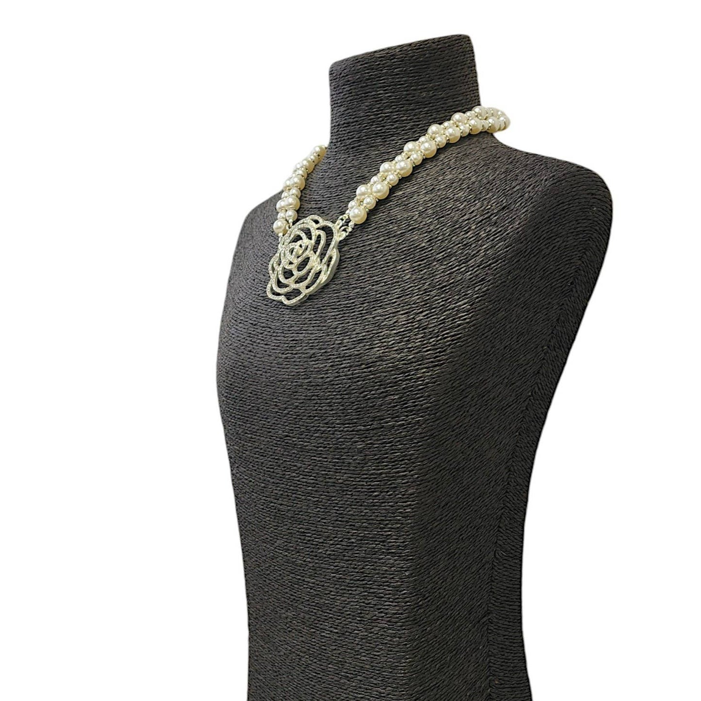 Pearl with Flower Pendant Necklace
