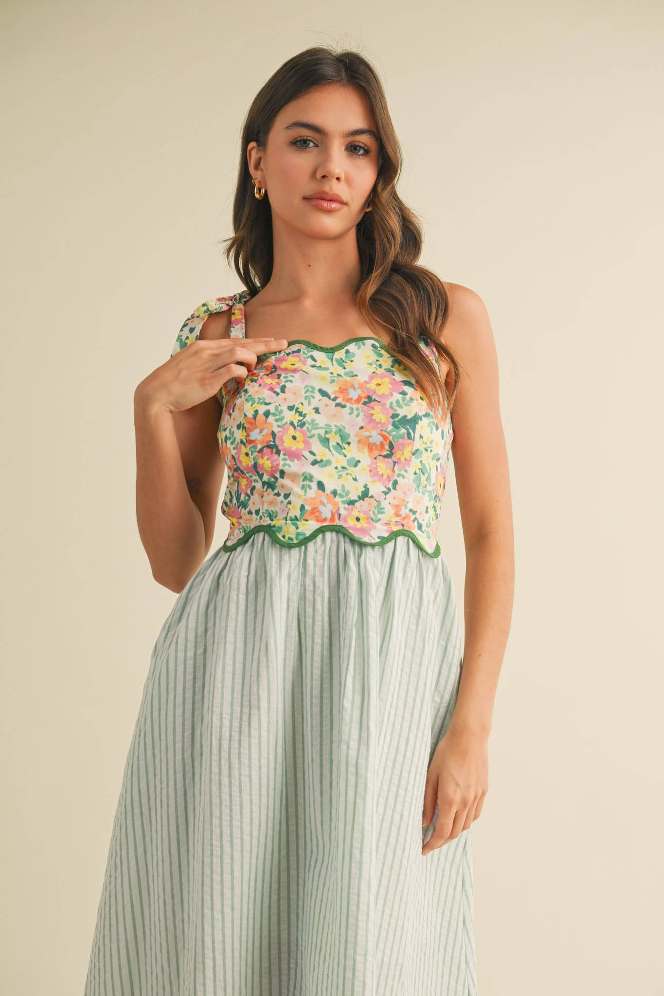 SCALLOPED MIXED PRINT MIDI DRESS