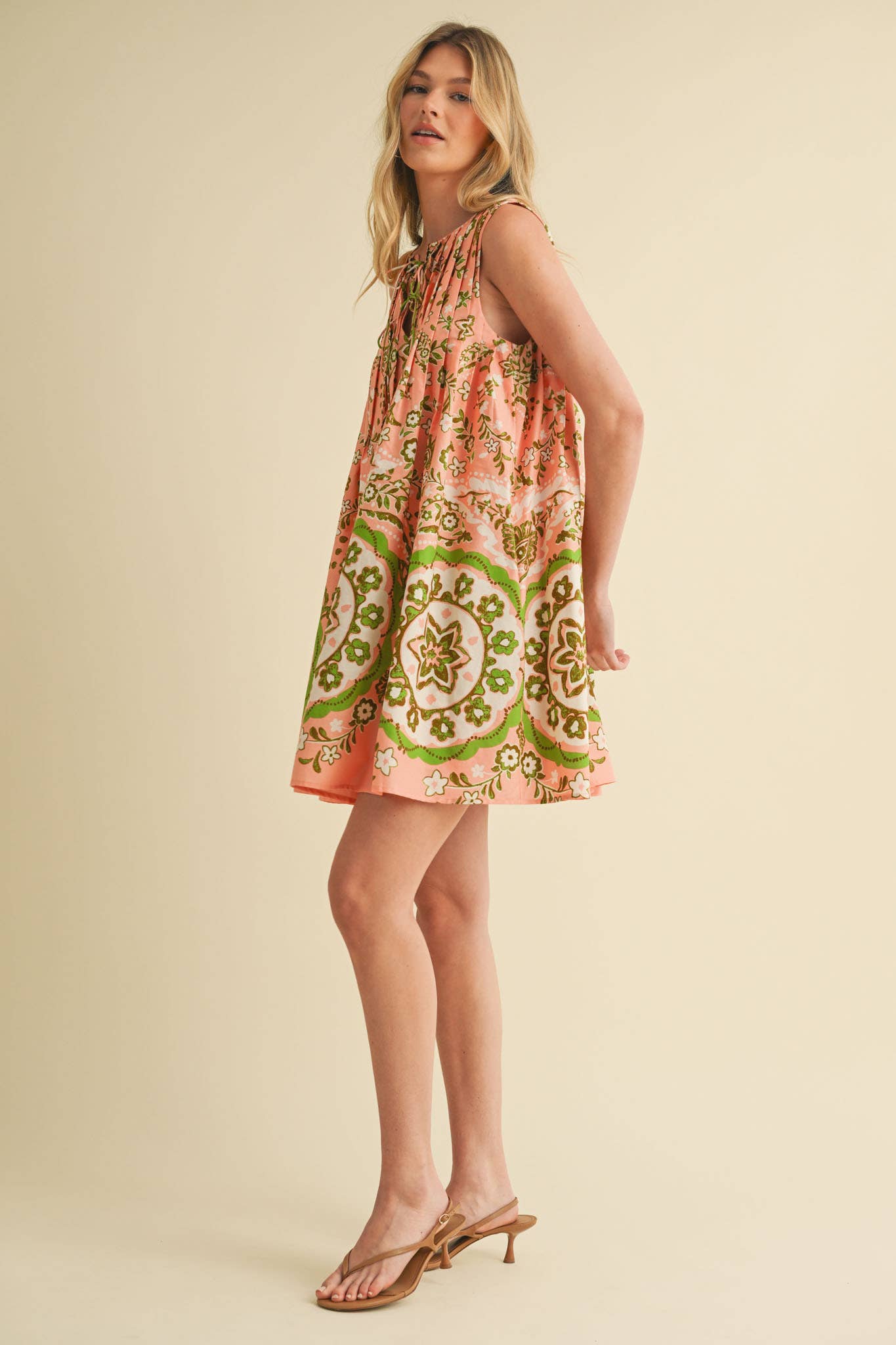 EXCLUSIVE PRINT MINI DRESS WITH PLEATING